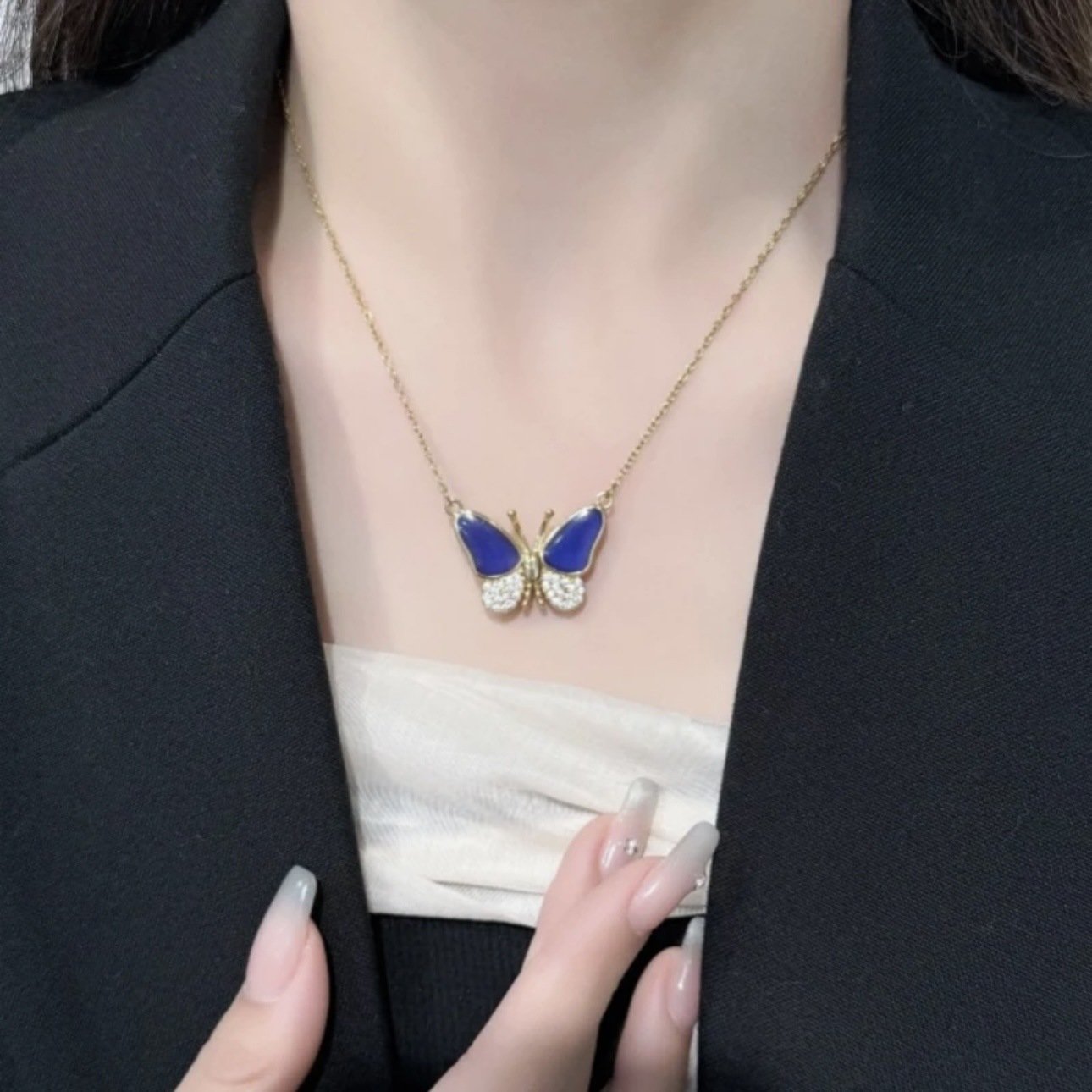 🦋Color Changing Butterfly Necklace